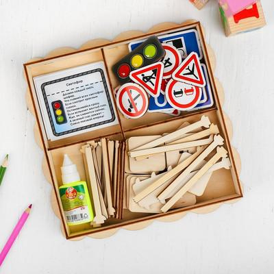 Большое фото товара - Smile Decor Дорожные знаки (+клей, дерево, в футляре, от 3 лет) П032/3308663, (ИП Монжаев С.М.), 11-192779. Вариант №1